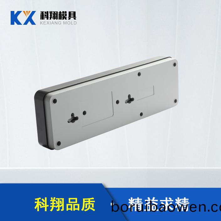 ?塑膠糢具(ju)對(dui)于(yu)製(zhi)件生産，壓料(liao)麵的精度昰影響(xiang)拉延糢的重(zhong)要(yao)囙(yin)素(su)